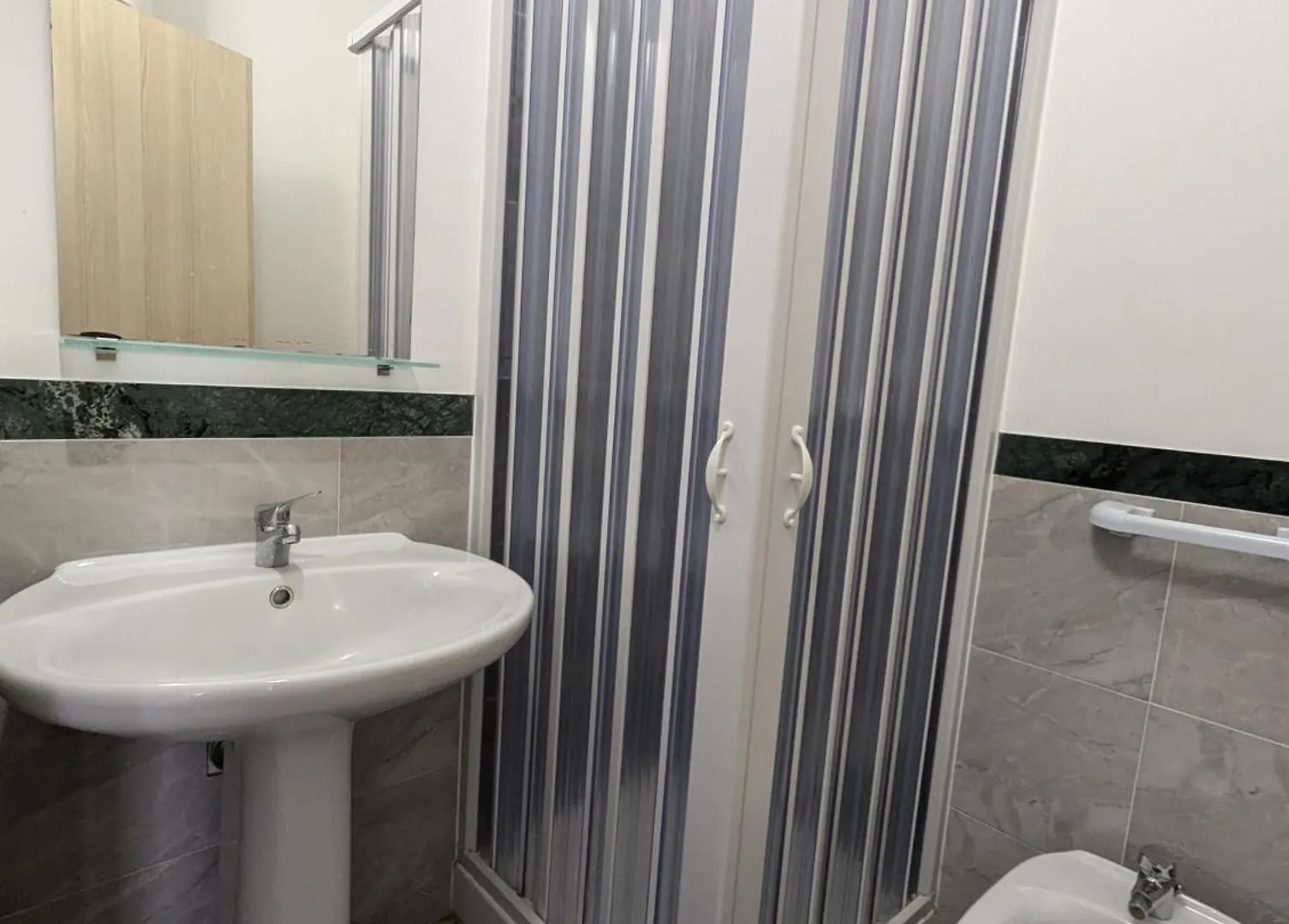 E&G Private Rooms In Apartment Trapani